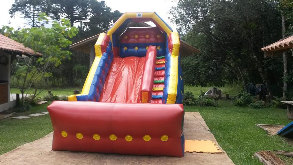 Tobogã inflável médio